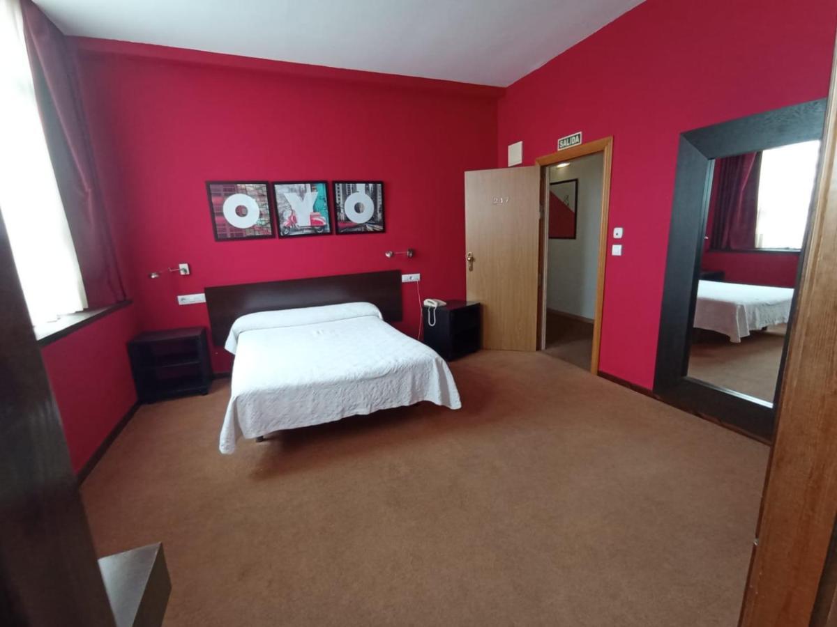 Hotel / Restaurante LA PEPA Avilés Esterno foto